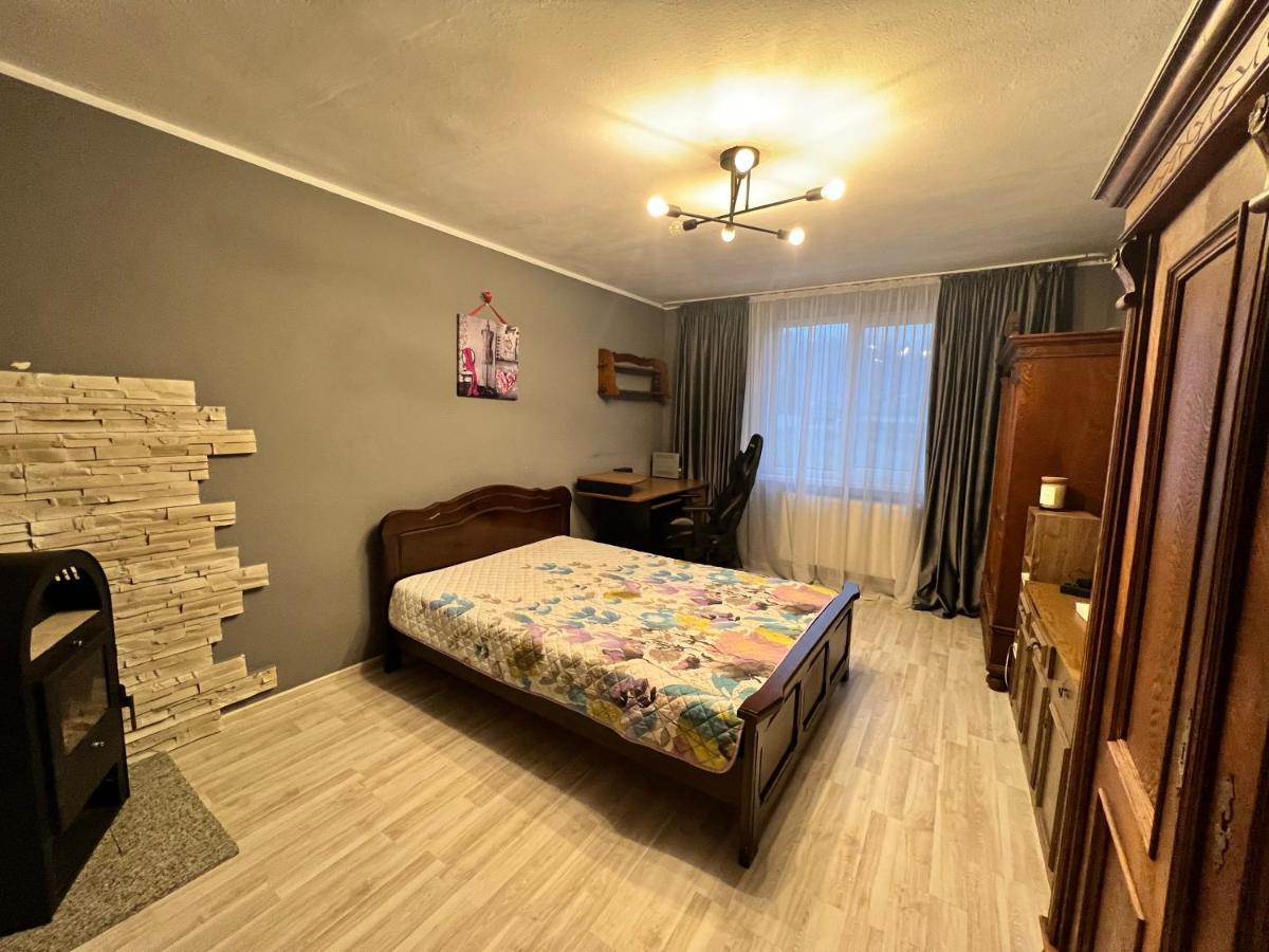 Av Apartaments Гура Хуморулуй Екстериор снимка